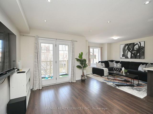 29 Givemay St, House attached with 3 bedrooms, 3 bathrooms and 2 parking in Brampton ON | Image 3