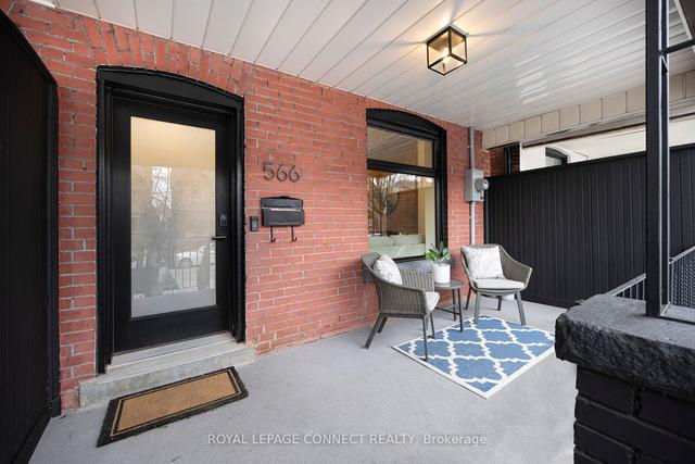 566 Gladstone Ave, House semidetached with 3 bedrooms, 3 bathrooms and 1 parking in Toronto ON | Image 23