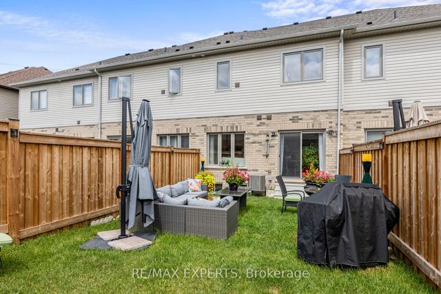 29 Arnold Cres, House attached with 3 bedrooms, 3 bathrooms and 4 parking in New Tecumseth ON | Image 26
