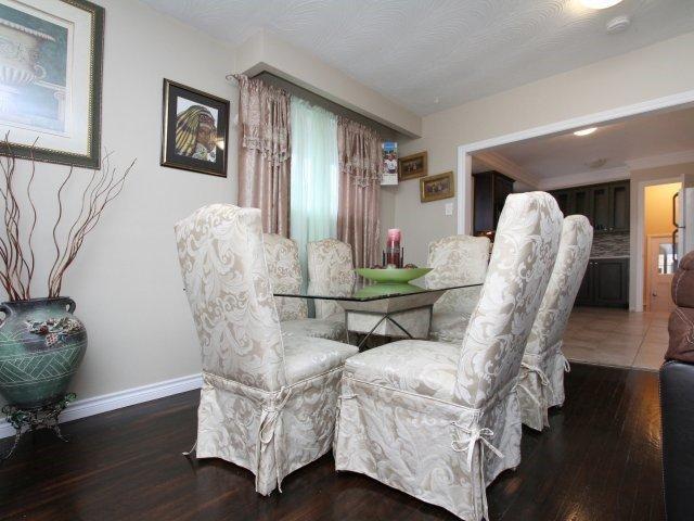 7 Coniston Ave, House detached with 3 bedrooms, 2 bathrooms and 7 parking in Brampton ON | Image 4