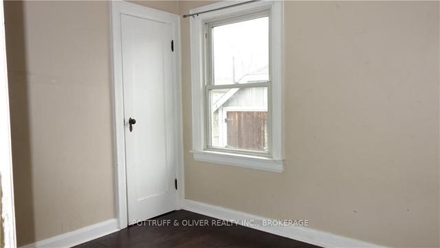 61 Wiley St, House detached with 3 bedrooms, 2 bathrooms and 2 parking in St. Catharines ON | Image 4
