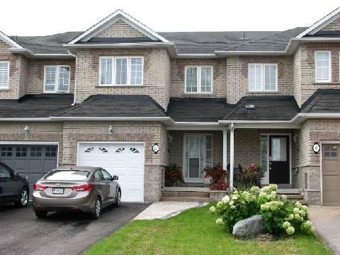 43 Hanna Dr, House attached with 3 bedrooms, 2 bathrooms and 2 parking in Clarington ON | Image 1