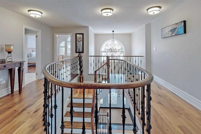 187 Deer Run Crt, House detached with 4 bedrooms, 5 bathrooms and 6 parking in Vaughan ON | Image 4