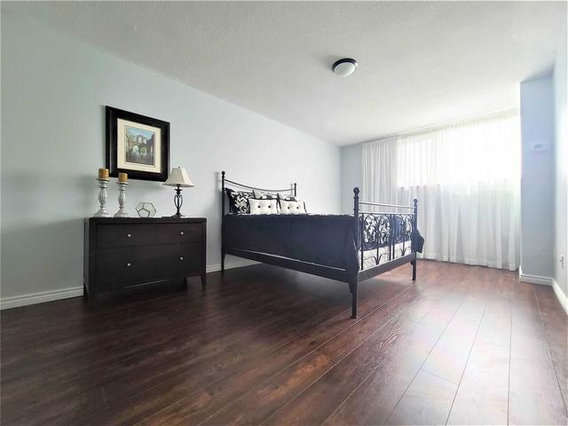 1602 - 250 Scarlett Rd, Condo with 2 bedrooms, 1 bathrooms and 1 parking in Toronto ON | Image 17