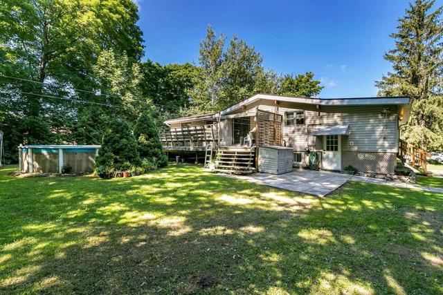 93 Armstrong Crt, House detached with 2 bedrooms, 1 bathrooms and 20 parking in Kawartha Lakes ON | Image 1