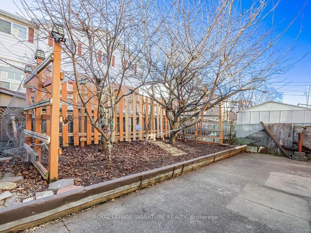 51 Wedge Crt, House semidetached with 3 bedrooms, 2 bathrooms and 4 parking in Toronto ON | Image 33