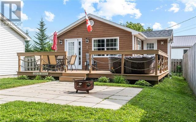 7 St John St, House detached with 2 bedrooms, 1 bathrooms and null parking in Shediac P NB | Image 3