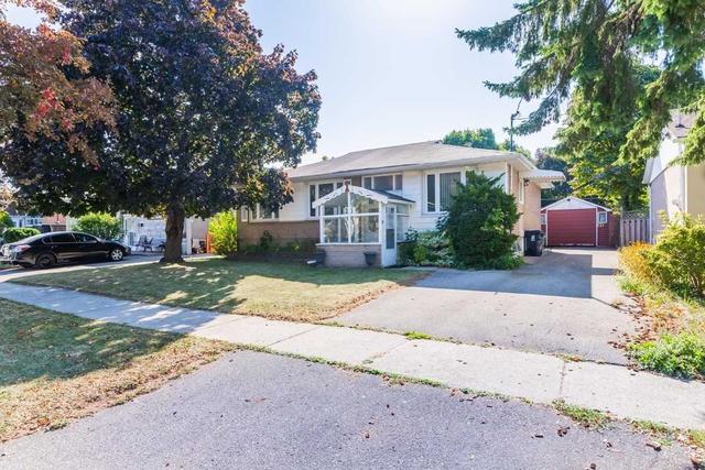 21 Rosefair Cres, House detached with 3 bedrooms, 2 bathrooms and 5 parking in Toronto ON | Image 19