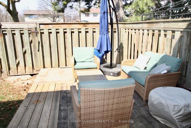 32 - 600 Silvercreek Blvd, Townhouse with 3 bedrooms, 2 bathrooms and 2 parking in Mississauga ON | Image 2