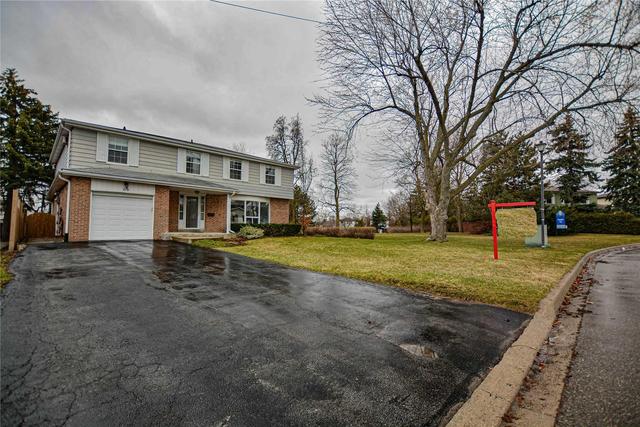 68 Cavendish Cres, House detached with 5 bedrooms, 4 bathrooms and 6 parking in Brampton ON | Image 1