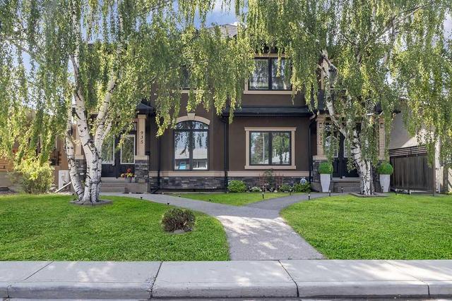 935 43 Street Sw, Home with 3 bedrooms, 3 bathrooms and 2 parking in Calgary AB | Image 5