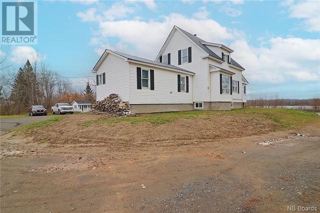 1071 Route 105, House detached with 4 bedrooms, 1 bathrooms and null parking in Maugerville NB | Image 4