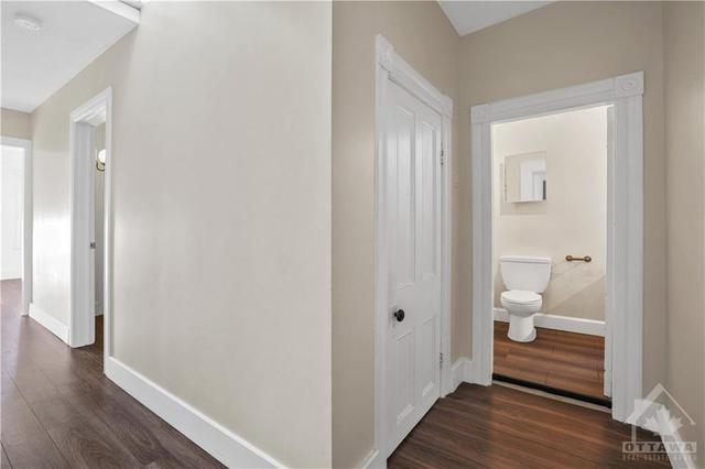 2 - 340 Mackay Street, Townhouse with 2 bedrooms, 1 bathrooms and 1 parking in Ottawa ON | Image 7