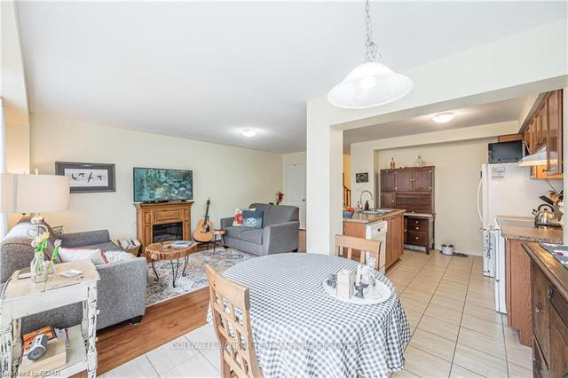 16 - 1035 Victoria Rd S, Townhouse with 3 bedrooms, 3 bathrooms and 2 parking in Guelph ON | Image 2