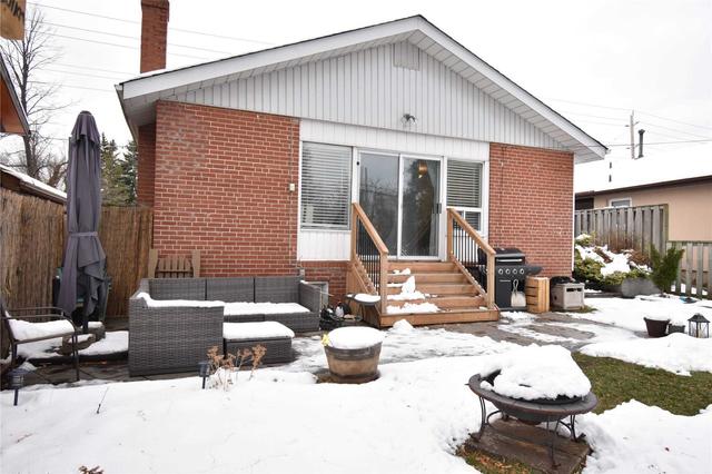 915 Brimorton Dr, House detached with 3 bedrooms, 2 bathrooms and 2 parking in Toronto ON | Image 20