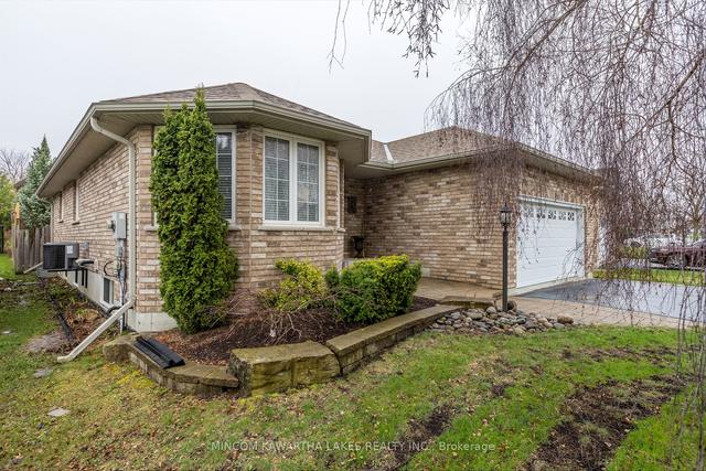 1678 Ravenwood Dr, House detached with 2 bedrooms, 3 bathrooms and 4 parking in Peterborough ON | Image 12