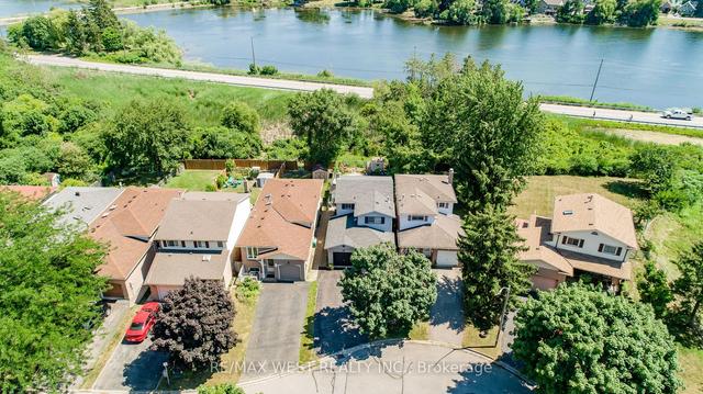 18 Lampman Cres, House detached with 3 bedrooms, 2 bathrooms and 5 parking in Thorold ON | Image 26