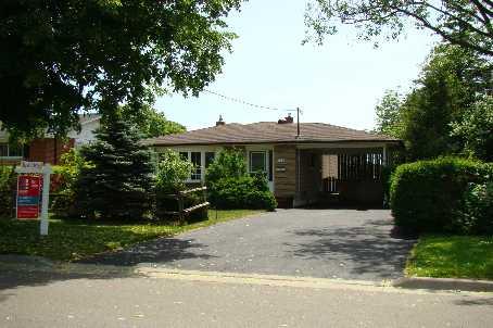 741 Ascot Ave, House detached with 3 bedrooms, 2 bathrooms and 4 parking in Oshawa ON | Image 1