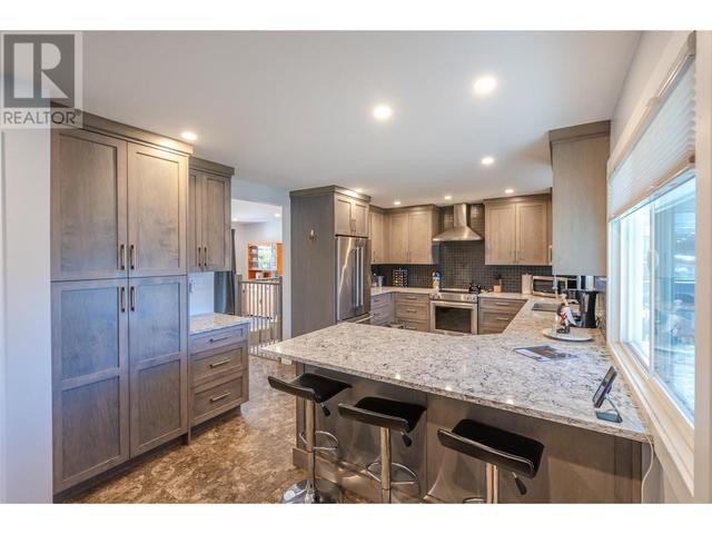 71 Granby Place, House detached with 4 bedrooms, 1 bathrooms and 4 parking in Penticton BC | Image 4