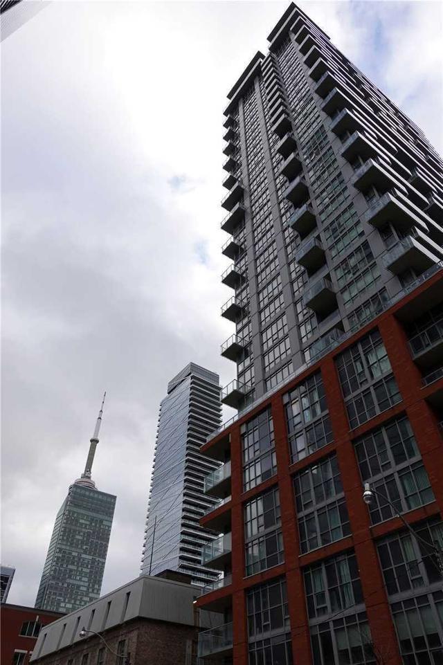 1003 - 126 Simcoe St, Condo with 2 bedrooms, 2 bathrooms and 1 parking in Toronto ON | Image 9