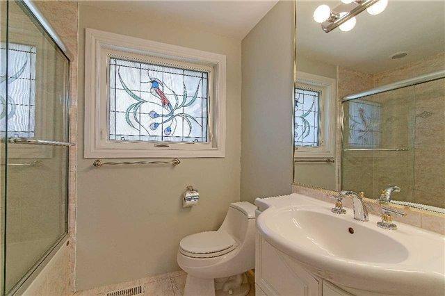 1080 Manorwood Dr, House detached with 3 bedrooms, 2 bathrooms and 4 parking in Burlington ON | Image 11