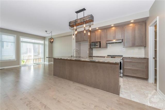 942 Geographe Terrace, Townhouse with 3 bedrooms, 3 bathrooms and 3 parking in Ottawa ON | Image 5