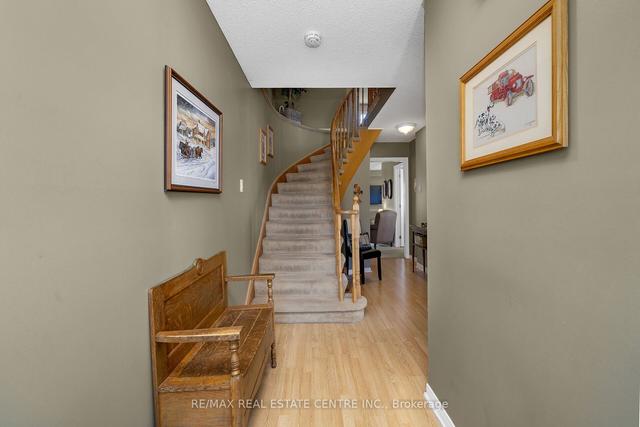 12 Rosset Valley Crt, House attached with 3 bedrooms, 3 bathrooms and 4 parking in Halton Hills ON | Image 35