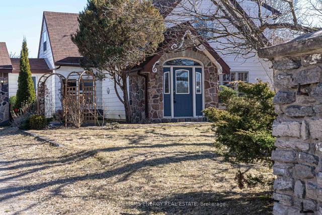 2442 Rapids Rd, Home with 3 bedrooms, 2 bathrooms and 8 parking in Tweed ON | Image 1