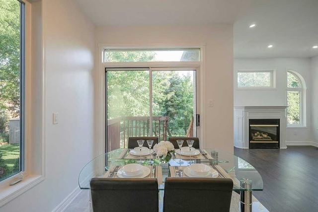 49 Lady Fern Dr, House detached with 4 bedrooms, 3 bathrooms and 4 parking in Markham ON | Image 2