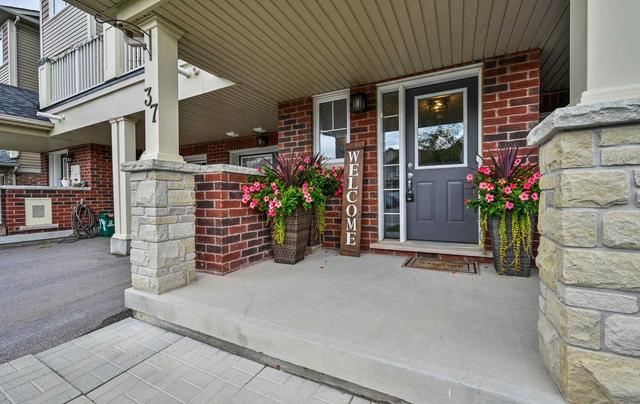 37 Great Gabe Cres, House attached with 2 bedrooms, 2 bathrooms and 3 parking in Oshawa ON | Image 12