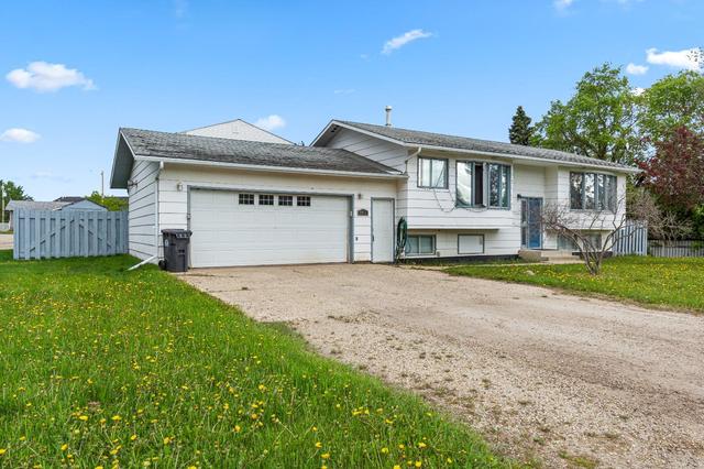 9815 100a Avenue, House detached with 4 bedrooms, 2 bathrooms and 6 parking in Sexsmith AB | Image 2