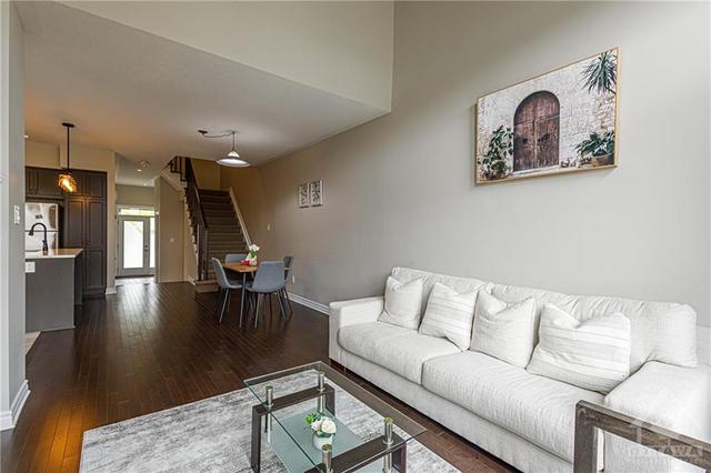 317 Livery Street, Townhouse with 3 bedrooms, 3 bathrooms and 3 parking in Ottawa ON | Image 15