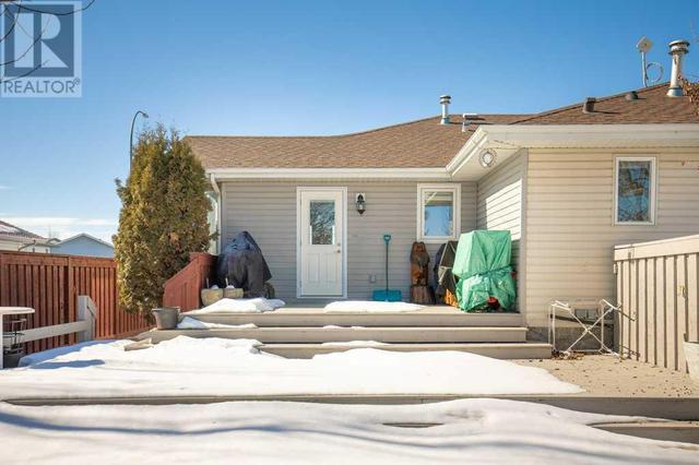 35 Heenan Crescent, House detached with 5 bedrooms, 3 bathrooms and 4 parking in Sylvan Lake AB | Image 9