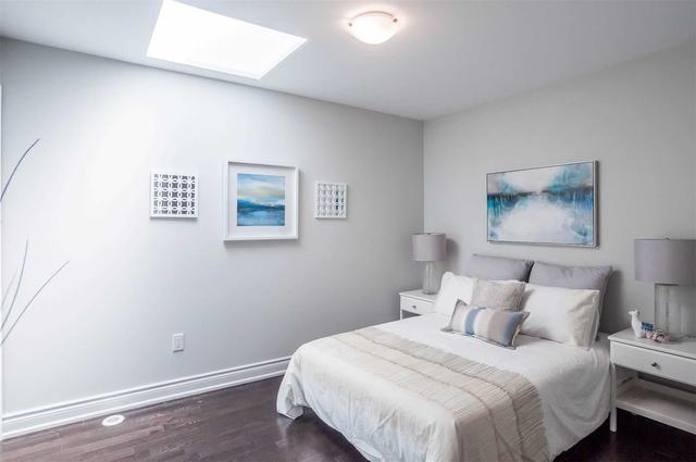 9 - 30 Hargrave Lane, Townhouse with 3 bedrooms, 4 bathrooms and 2 parking in Toronto ON | Image 3