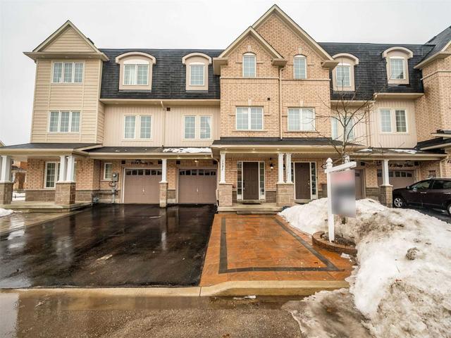 1582 Dusty Dr, House attached with 3 bedrooms, 4 bathrooms and 4 parking in Pickering ON | Image 1