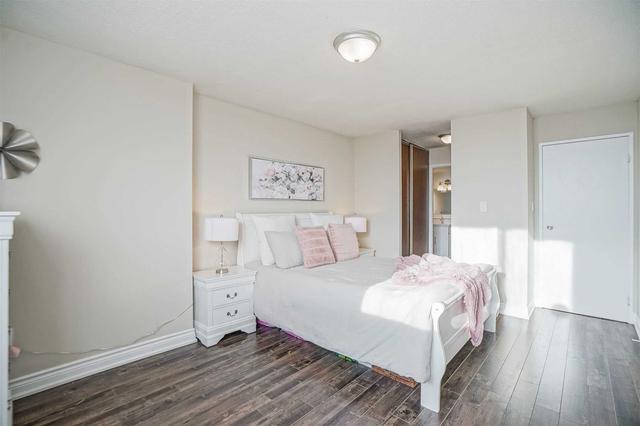 909 - 100 Wingarden Crt, Condo with 2 bedrooms, 2 bathrooms and 1 parking in Toronto ON | Image 10
