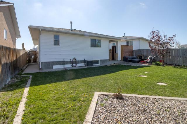 69 Mt Rundle Way W, House detached with 4 bedrooms, 3 bathrooms and 4 parking in Lethbridge AB | Image 45
