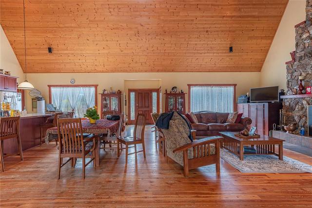 3600 Erickson Road, House detached with 3 bedrooms, 3 bathrooms and 13 parking in Columbia Shuswap E BC | Image 10