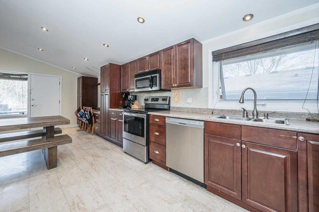 366 Dale Cres, House detached with 2 bedrooms, 2 bathrooms and 5 parking in Waterloo ON | Image 37