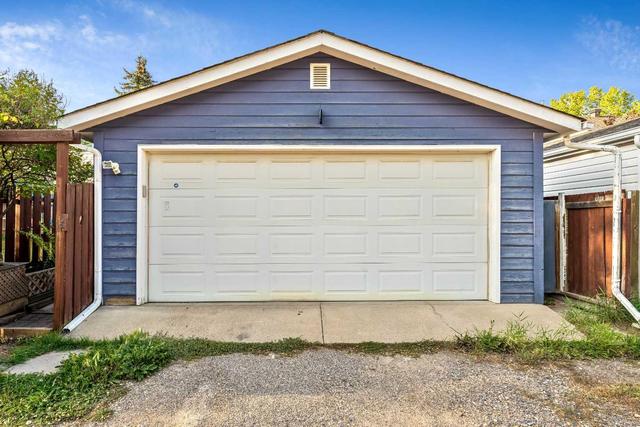 23 Woodglen Crescent Sw, House detached with 3 bedrooms, 2 bathrooms and 4 parking in Calgary AB | Image 25