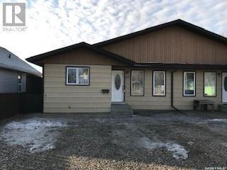 302 Perkins Street, House detached with 3 bedrooms, 2 bathrooms and null parking in Estevan SK | Image 1