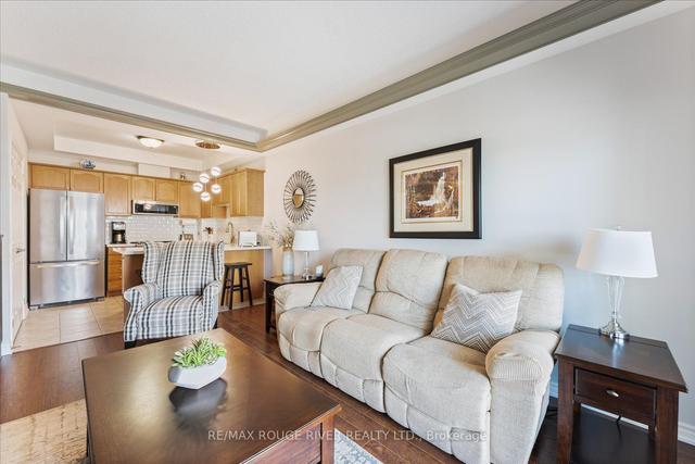 203 - 395 Lakebreeze Dr, Condo with 1 bedrooms, 1 bathrooms and 1 parking in Clarington ON | Image 5