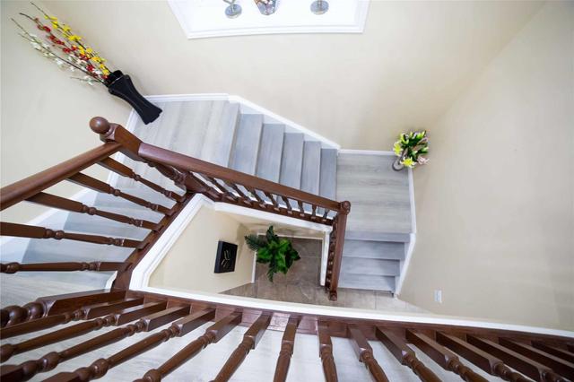 2221 Cardinal Crt, House detached with 4 bedrooms, 3 bathrooms and 6 parking in London ON | Image 17