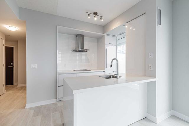 2108 - 2221 Yonge St, Condo with 1 bedrooms, 1 bathrooms and 0 parking in Toronto ON | Image 36