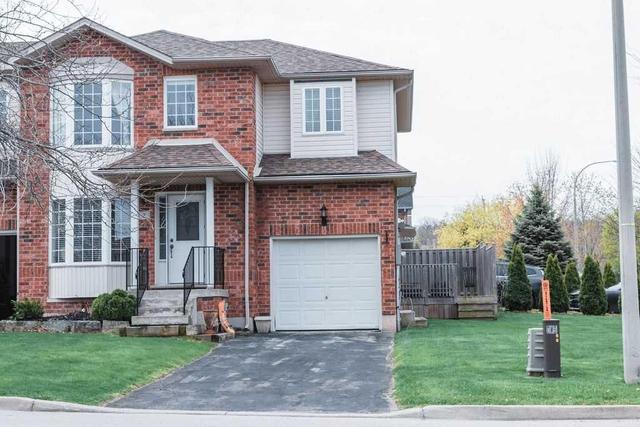 2 Kenyon Cres, House semidetached with 3 bedrooms, 3 bathrooms and 2 parking in Grimsby ON | Image 2