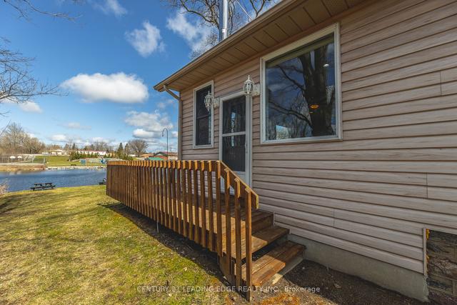 18 Albert St, House detached with 2 bedrooms, 2 bathrooms and 4 parking in Kawartha Lakes ON | Image 19