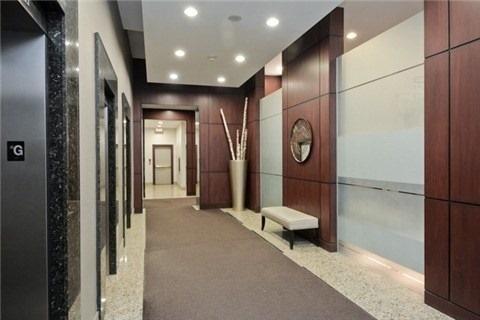 2807 - 18 Parkview Ave, Condo with 3 bedrooms, 2 bathrooms and 1 parking in Toronto ON | Image 3