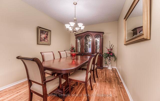 811 Creekside Dr, House detached with 2 bedrooms, 3 bathrooms and 4 parking in Waterloo ON | Image 39