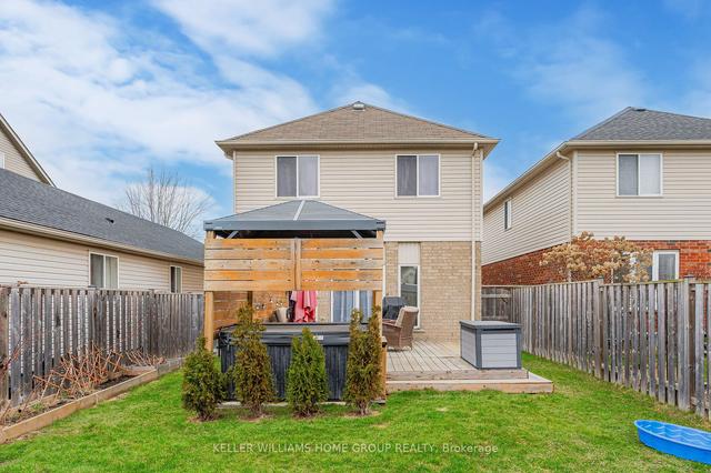 42 Atto Dr, House detached with 3 bedrooms, 3 bathrooms and 3 parking in Guelph ON | Image 31