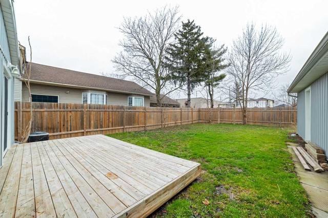 98 Haynes Ave, House detached with 3 bedrooms, 2 bathrooms and 6 parking in St. Catharines ON | Image 11
